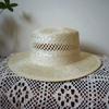 French Elegant Japanese Sisal Grass Woven Flat Top Top Top Hat Women'S Summer Sunshade Sunscreen Hollowed Out Holiday Beach Straw Hat
