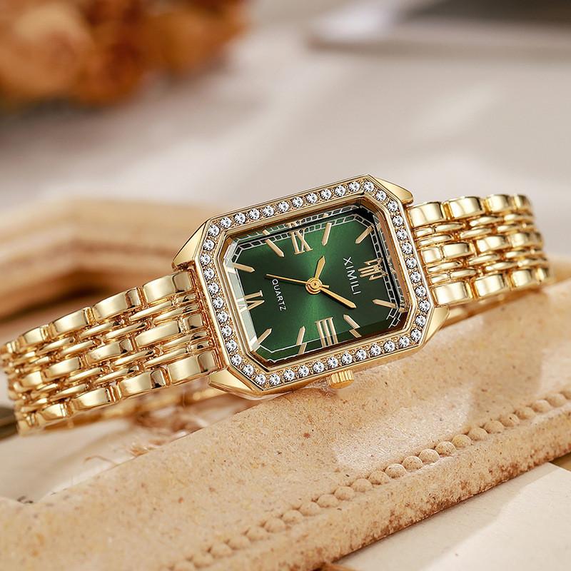 Elegant Ladies Quartz Watch With Diamond Accents For Casual Wear