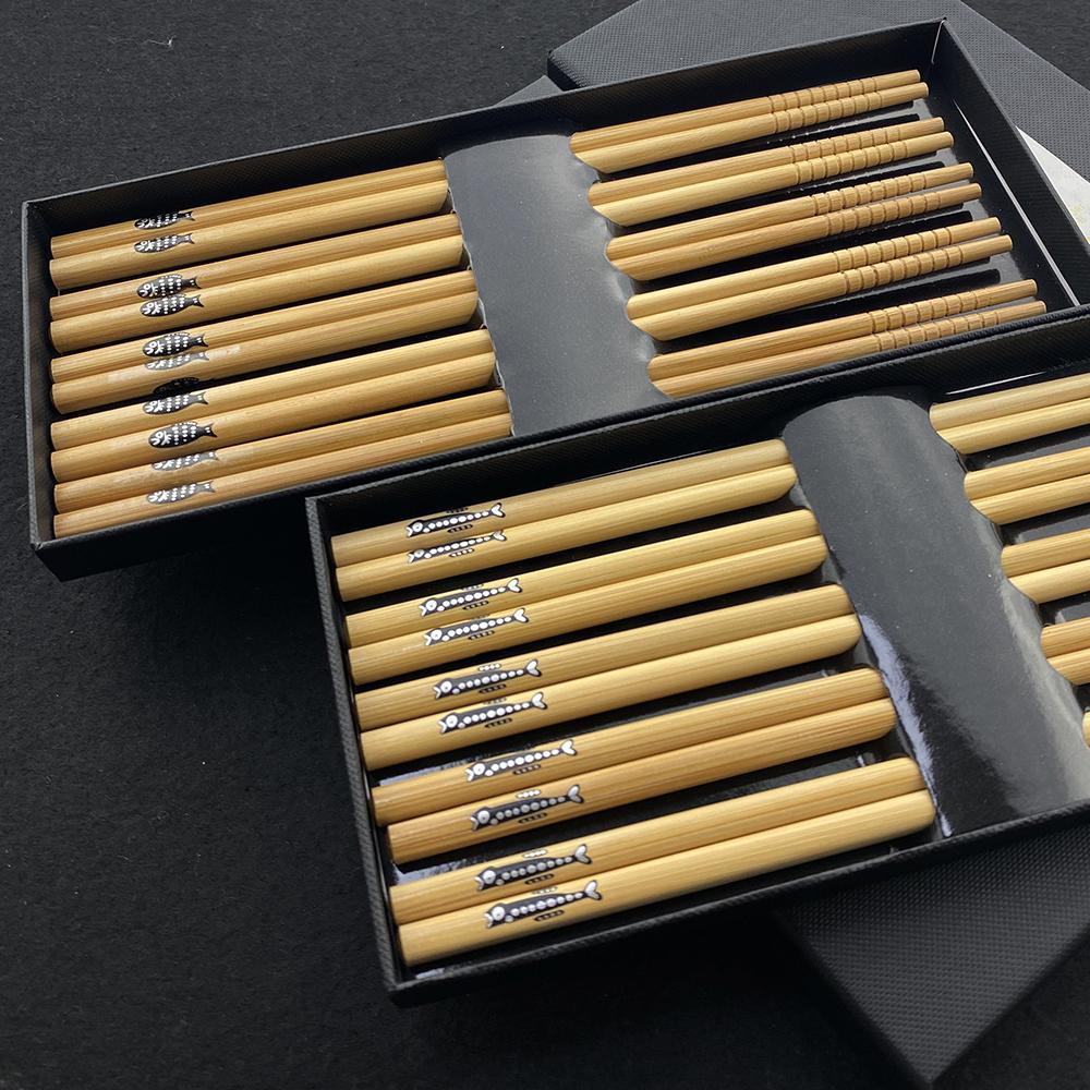 10 párů opakovaně použitelných čínských klasických dřevěných hůlek Tradiční vintage ručně vyráběné přírodní květinové bambusové hůlky Sushi nástroje