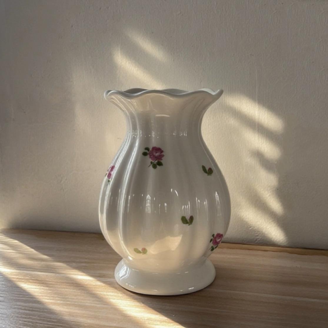 Высококлассная ретро белая керамическая ваза для гостиной во французско-американском стиле: Идеально для гидропонных цветочных композиций и декора в кремовом стиле. Pink Flower