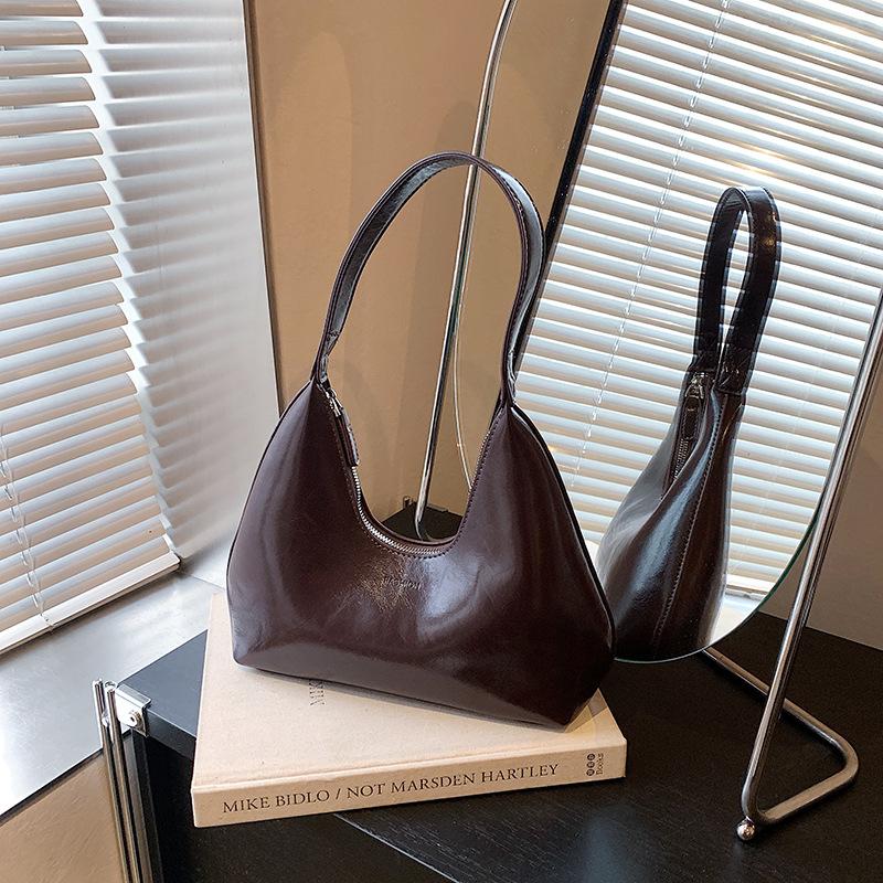 Niche underarm bag women's high-end sense retro versatile commuter bag autumn and winter portable shoulder bag