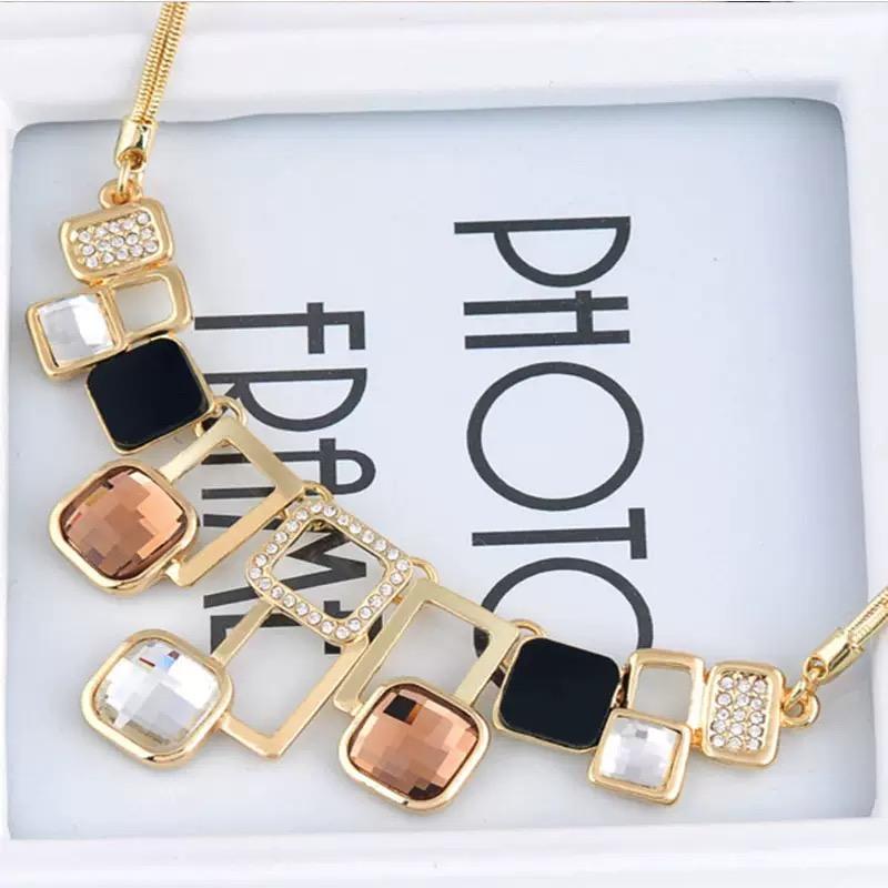 Exaggerated Statement Necklace For Women Bohemian Multicolor Stone Necklaces Big Discount Fashion Jewelry Clearance Sale