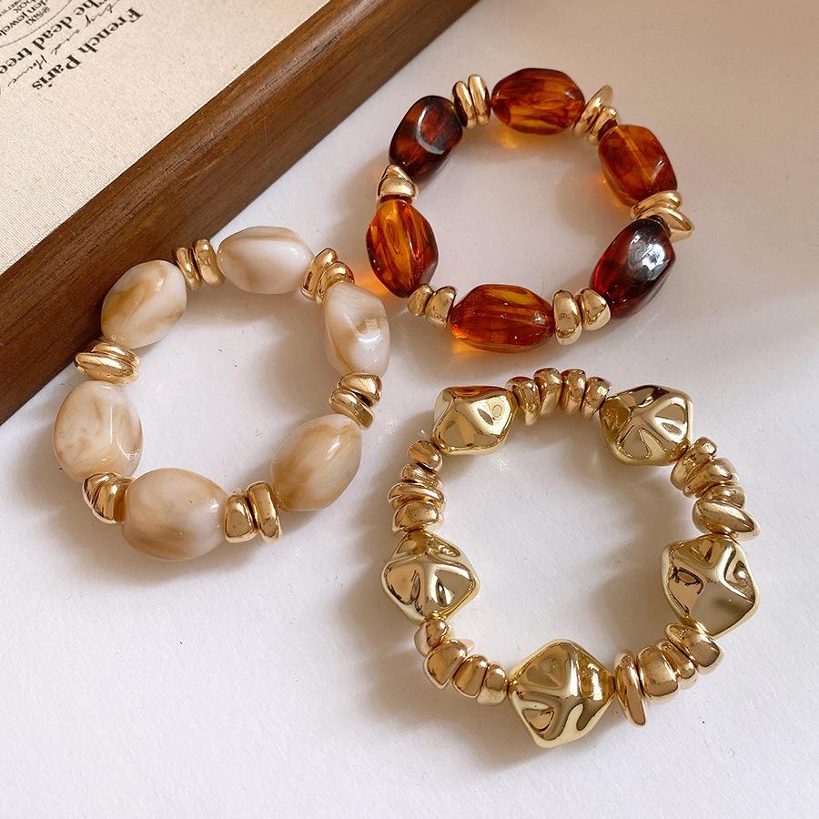 Gold-Plated Retro Geometric Acrylic Bracelet - Elegant, Simple Hand Jewelry for Women