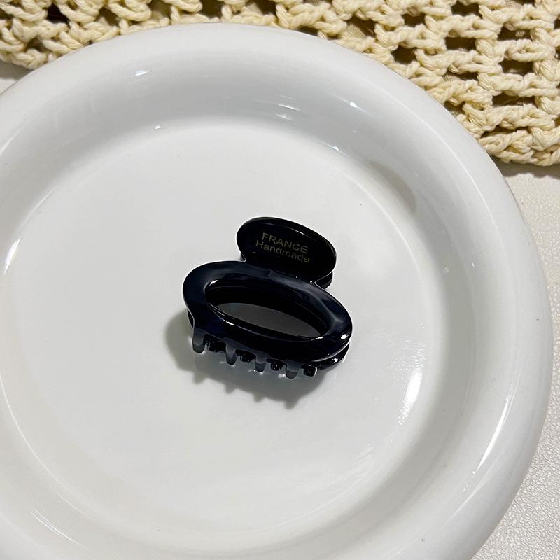 Acetate Floral Mini Claw Clip: Elegant Oval Hollow Design for High Ponytails & Side Styles