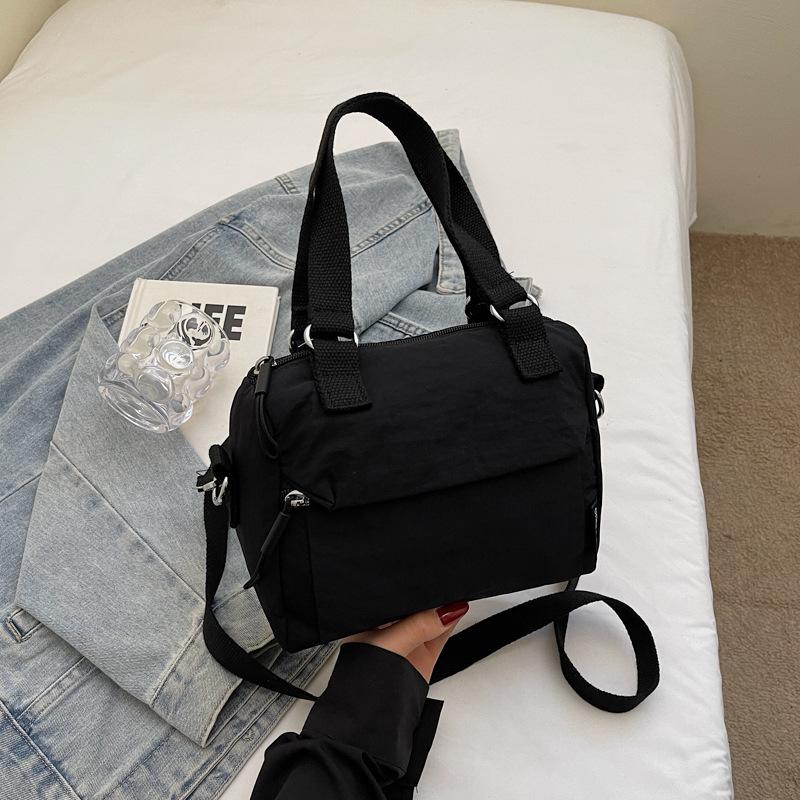 

2025 New Fashion Versatile One Shoulder Crossbody Bag Women s Light Casual Small Bag Large Capacity Commuter Handbag Women s