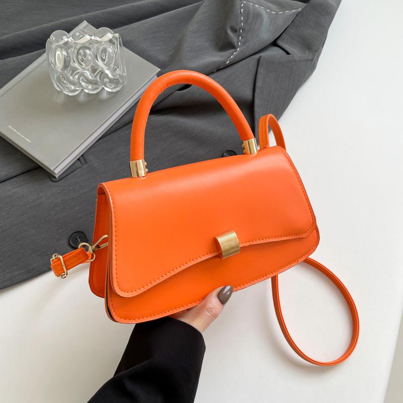 Women's Bag 2025 New Fashion Commuter Bag Versatile Shoulder Messenger Bag High-end Baguette Bag Niche Small Square Bag Women