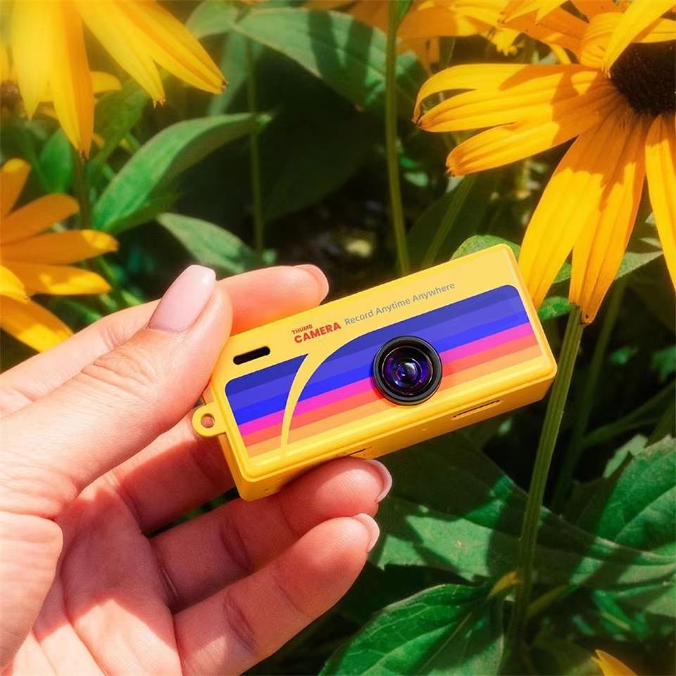 Mini Retro Thumb Keychain Camera 1080P Video Recording CCD Digital Camera 0.96Inch Portable Charmer Small Camcorder With Flash Support TF Card G6 X7