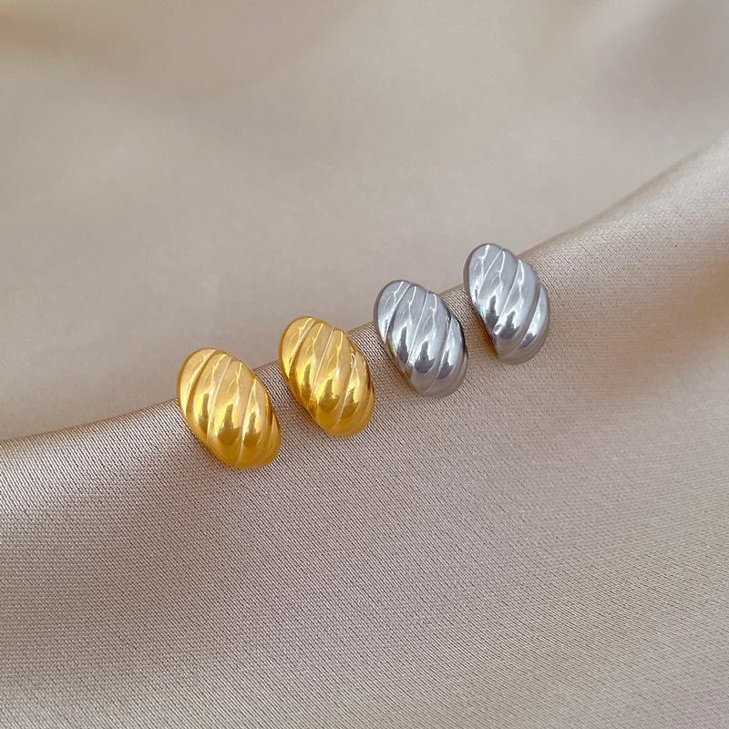Twisted Egg-Shaped Minimalist Stud Earrings Cold Men'S And Women'S Earrings Personality Temperament Banquet Earrings