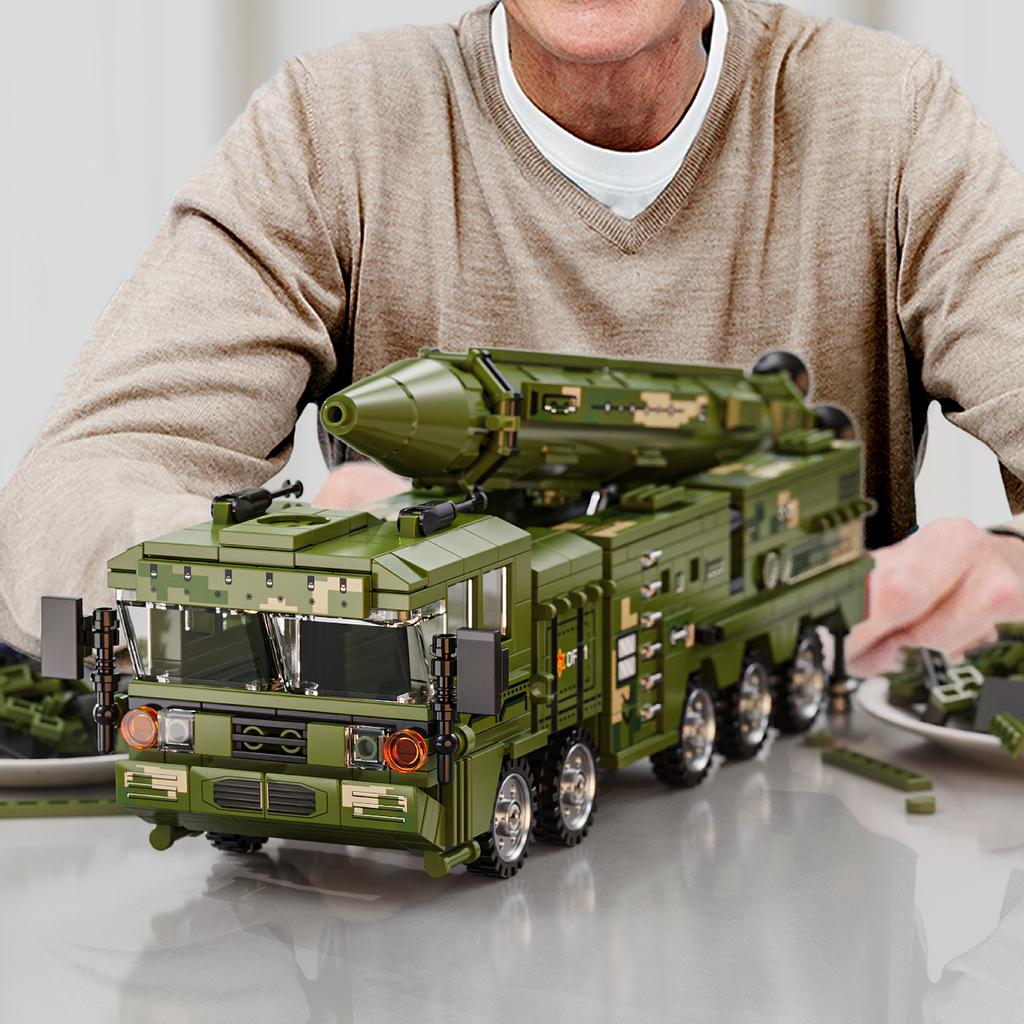 720PCS Missile Vehicle Constructing Blocks Toys Truck Assemble Puzzle Bricks Toy Sets Ideal For Kid Desktop Ornament Gifts