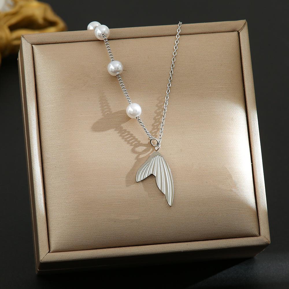 Women's Silver Titanium Steel Necklace with Micro-Inlaid Zircon - Elegant, Durable Clavicle Chain Jewelry