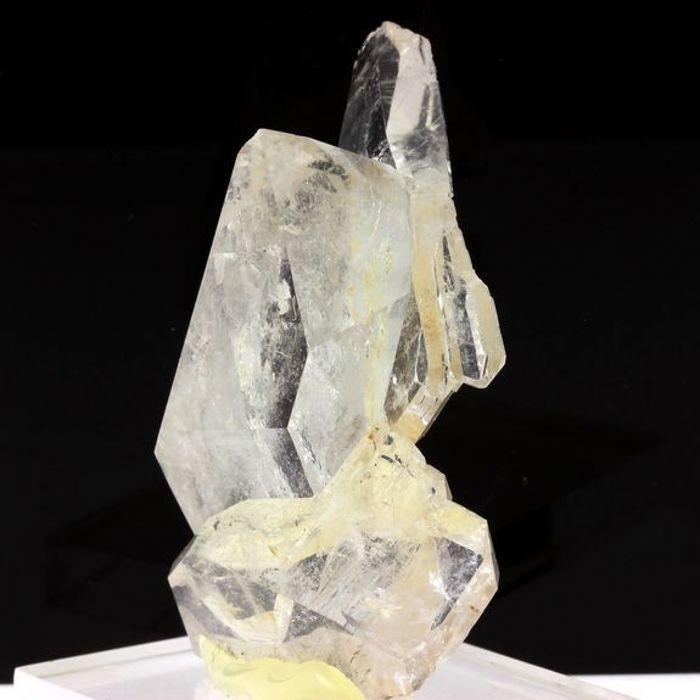 Quartz 379.3 carats