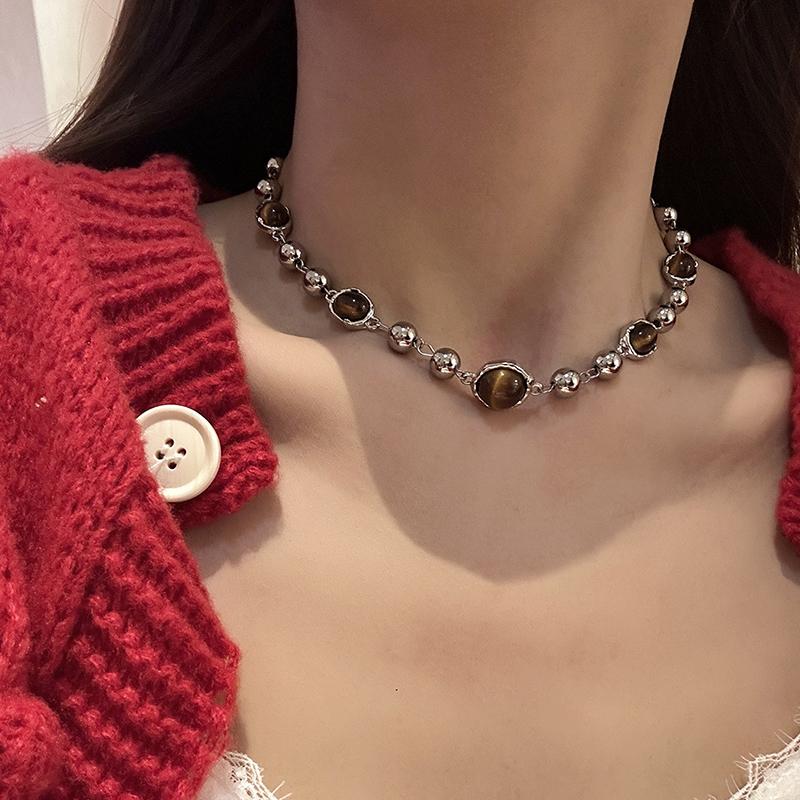 Vintage Maillard Y2K Pendant Necklaces for Women Punk Tiger Eye Stone Round Beads Tassel Necklace Clavicle Choker Jewelry Gifts