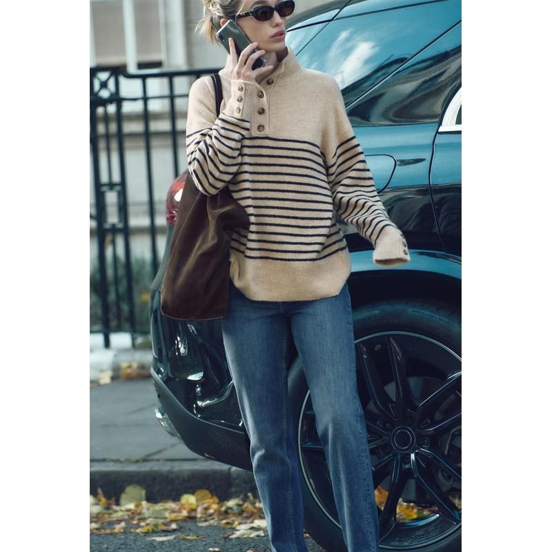 Fall and Winter New Women's Clothing Fashion Wind Decorated Row Button Stripes Stand Collar Long Sleeves Knitwear Sweater 1509107