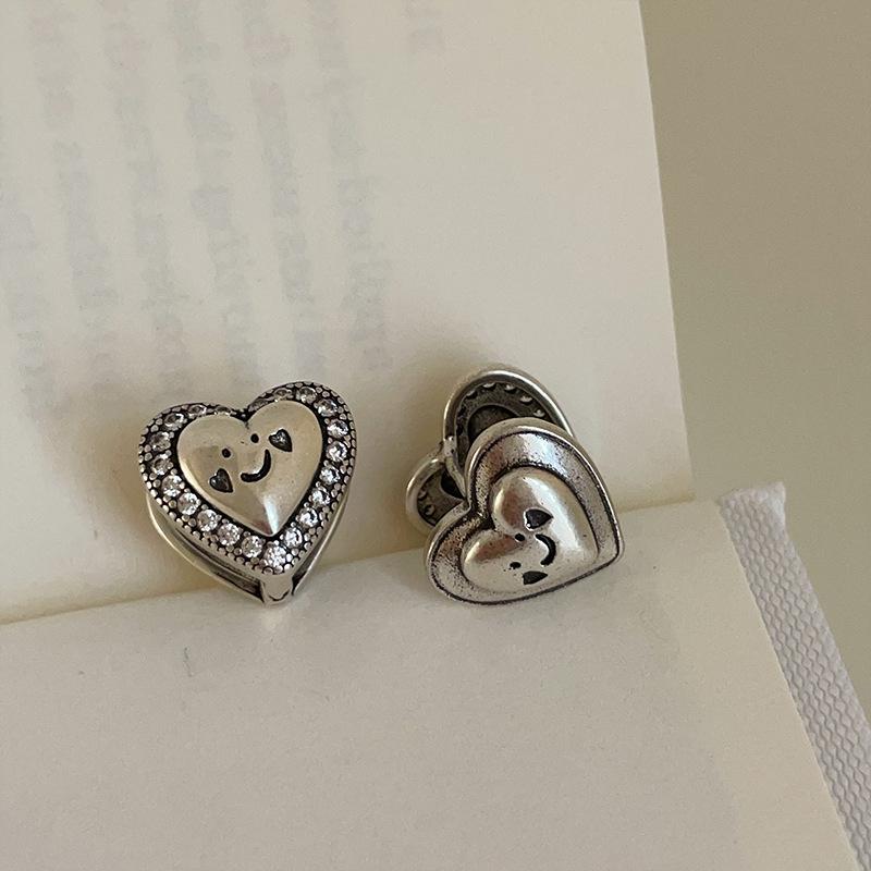 

Двусторонние серьги-пряжки в виде смайлика-любви для женщин в стиле ретро, старые нишевые, уникальные, изысканные, модные, универсальные