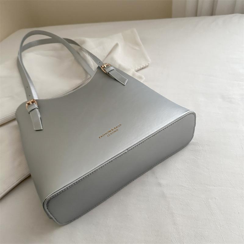 Large Capacity Tote Bag 2025 New Spring Women's Fashion Simple Portable Commuter Underarm Bag Shoulder Tote Bag