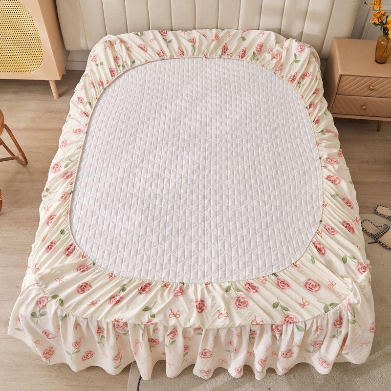 Lace Ruffle Edge Printed Bed Skirt Flower Pattern Quilted Thickened Bed Cover Three Piece Non Slip Dustproof Bedding Set