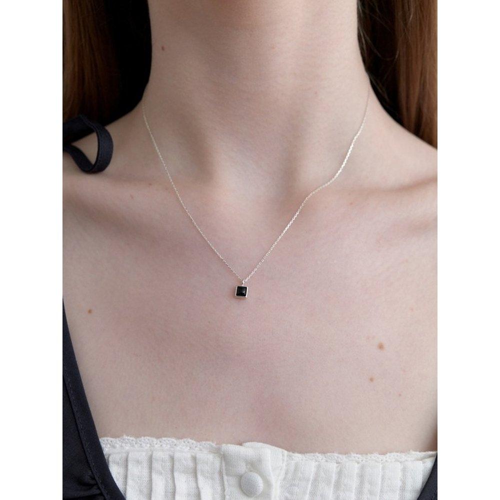 [Silver] Tini Square Onyx Necklace (L251Mnk070)