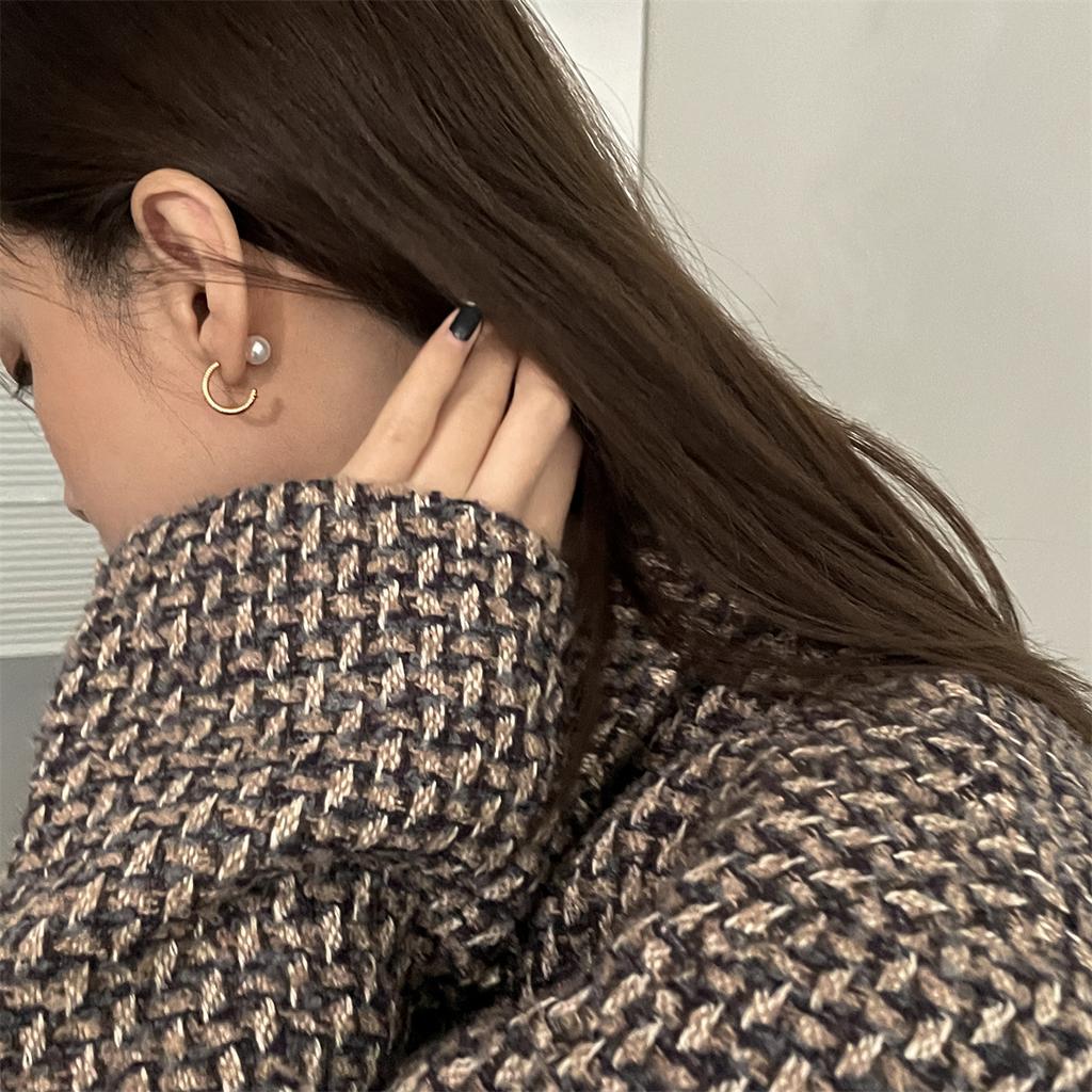 Elegant temperament atmosphere pearl stud earrings simple versatile 925 silver needle girls premium earrings champagne gold