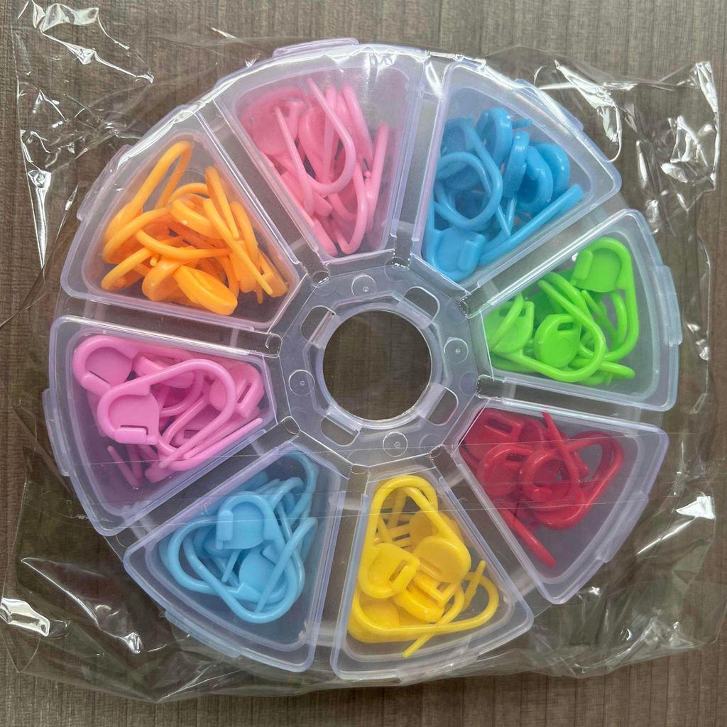 120-Piece Plastic Stitch Markers Set for Sweater Knitting and DIY Projects