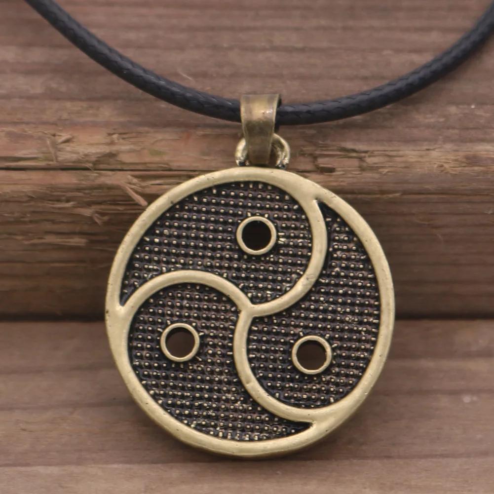 Rune Compass Necklace for Men Vintage High Quality Pendant Amulet Party Jewelry Gift