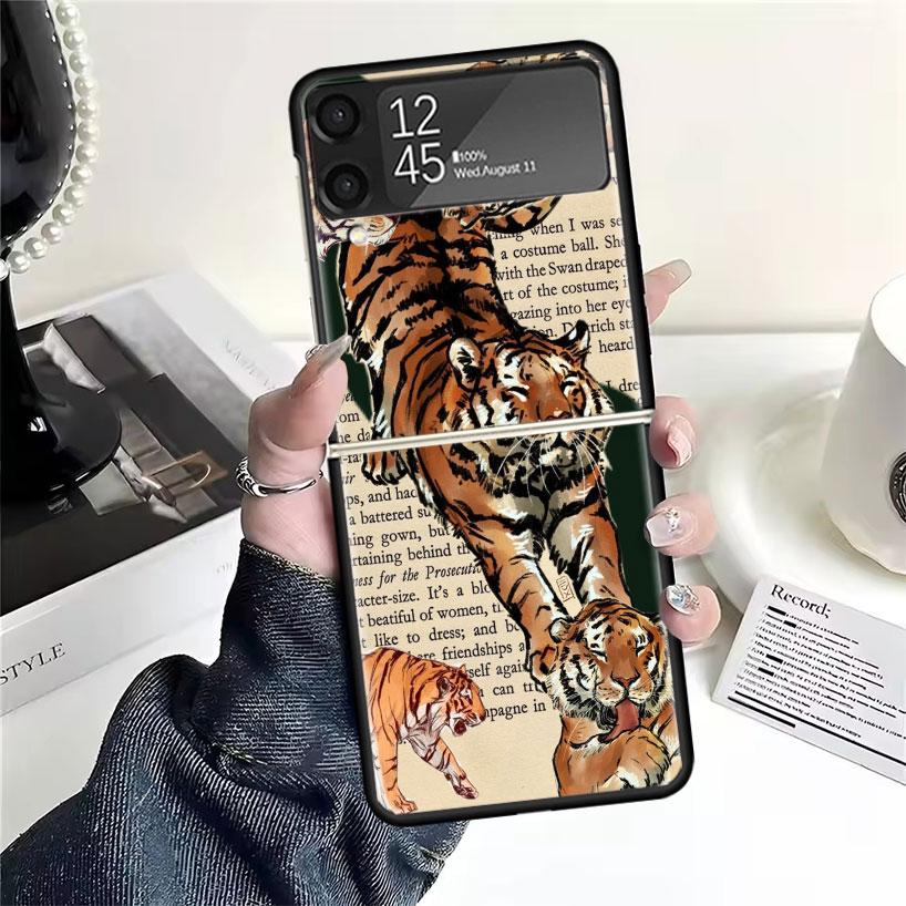 Superior Tiger Pattern Art Cases For Samsung Galaxy Z Flip 4 5 6 7 3 Z Flip7 Flip6 Flip4 Flip5 Flip3 5G Hard Shockproof Fundas C