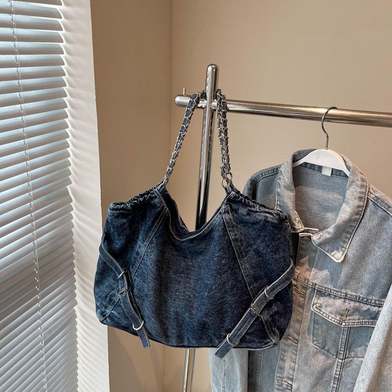 

Denim tote bag simple casual fashion messenger bag Korean version large capacity shoulder bag women s new armpit bag