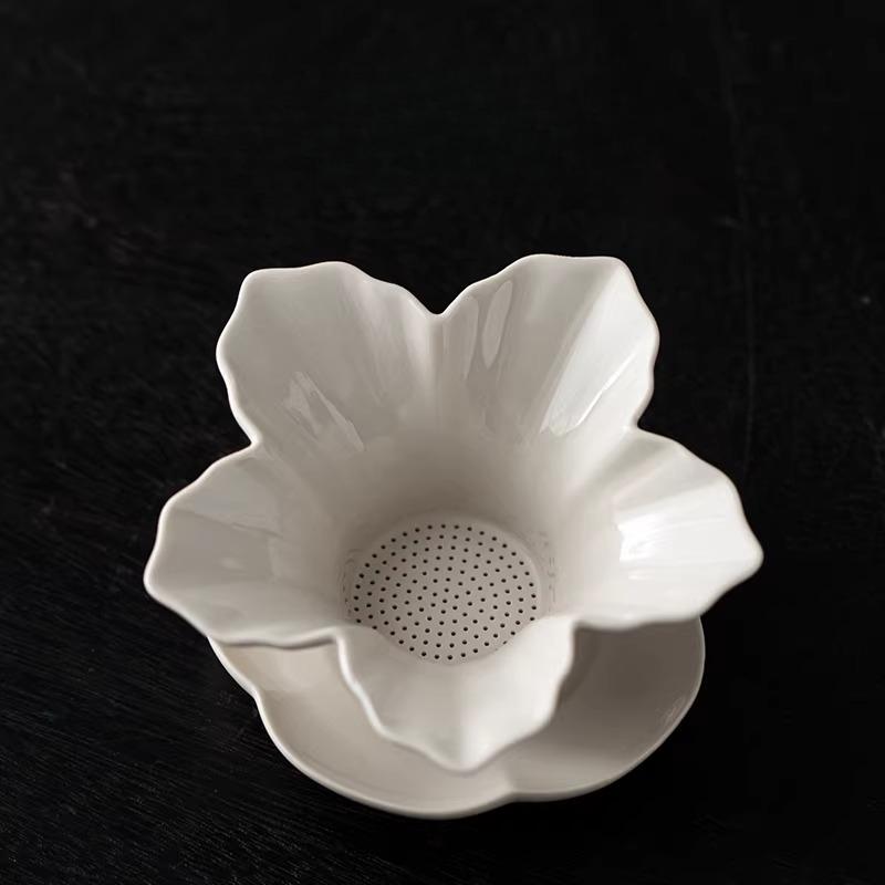 

Flower Ceramic Tea Filter Chinese Tea Residue Filter Home Tea Ceremony Accessories Underglaze Color Desktop Ornament Handicraft 9x4.5cm