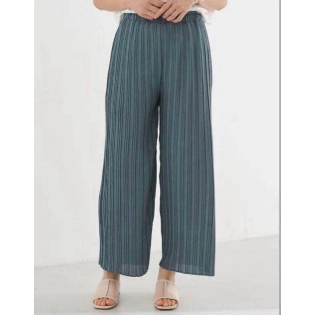 Wide pants Good condition Earth Music Ecology Straight pleats Green free
