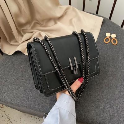 Today's Popular Small Bags Are Women's New Retro Textured Chain Messenger Bags, Fashionable Autumn and Winter Shoulder Small Square Bags.