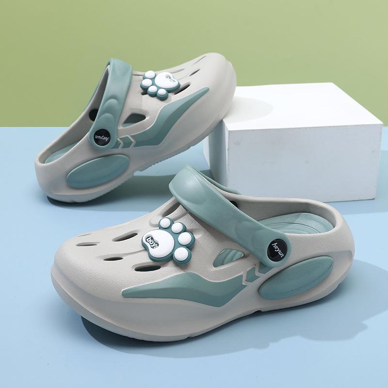 Trendy And Versatile Unisex Eva Hole Shoes For Children Perfect For Summer Beach And Outdoor Activities With Patterns Cartoon