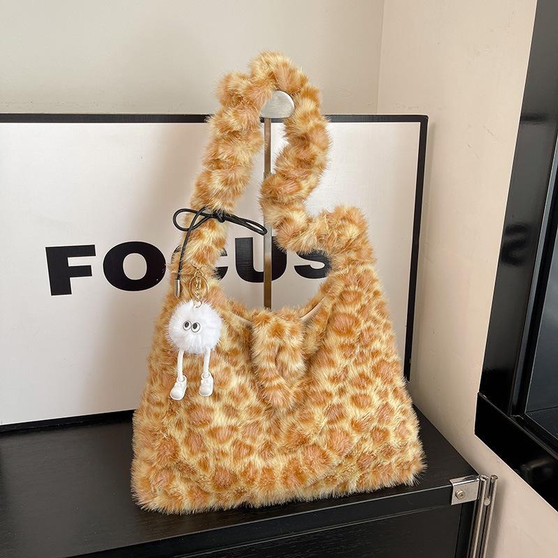 Large Capacity Plush Bag Women's New Lazy Wind Leopard Print Tote Bag Single Shoulder Messenger Commuter Bag