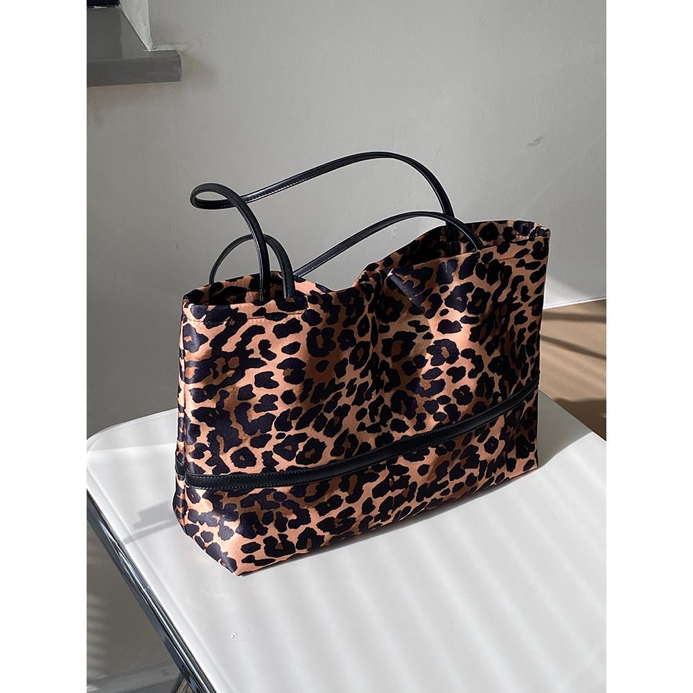IELGY Leopard Print Canvas Tote Bag Large Capacity One Shoulder Portable
