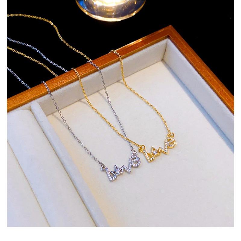Women Fashion Crown Love Inlaid Diamond Titanium Steel Pendant Clavicle Necklace