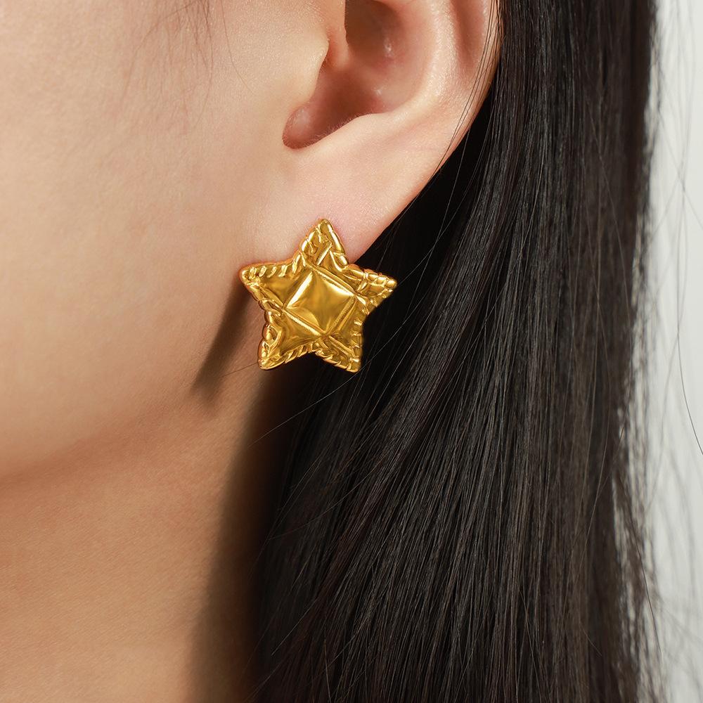 Wind Fashion Versatile Star Texture Earrings Temperament Light Luxury Wind Titanium Steel Plated 18K Gold Non-Fading Stud Earrings Women