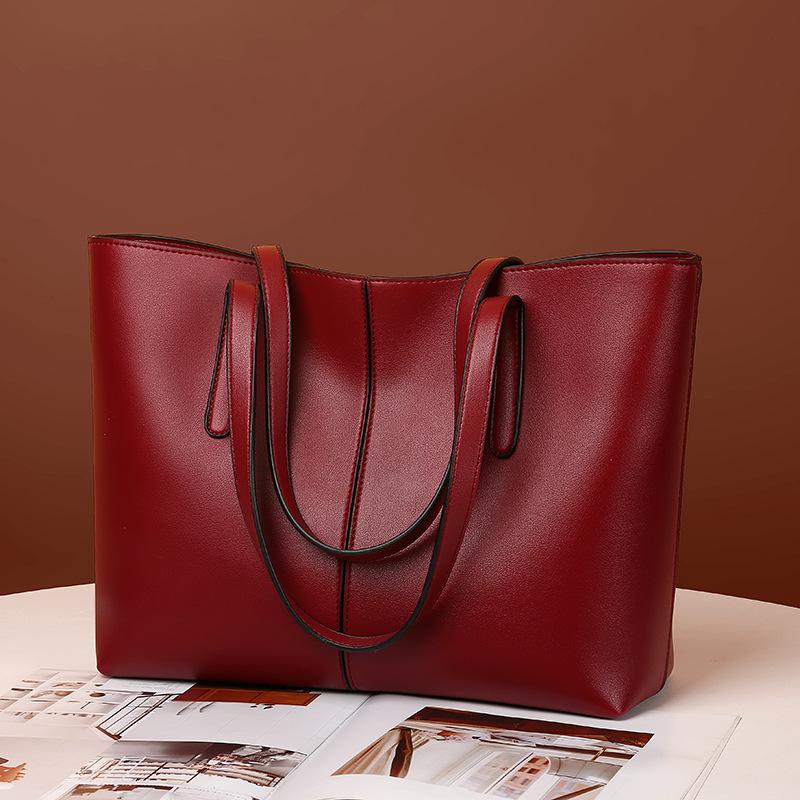 Elegant Large Capacity Travel Tote - Essential Mom Shoulder Bag