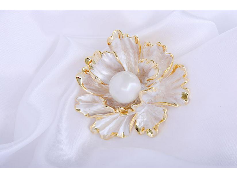 Korejská brož pivoňka s imitací perly a kapkou oleje – Elegantní květinová spona na šátek pro ženy