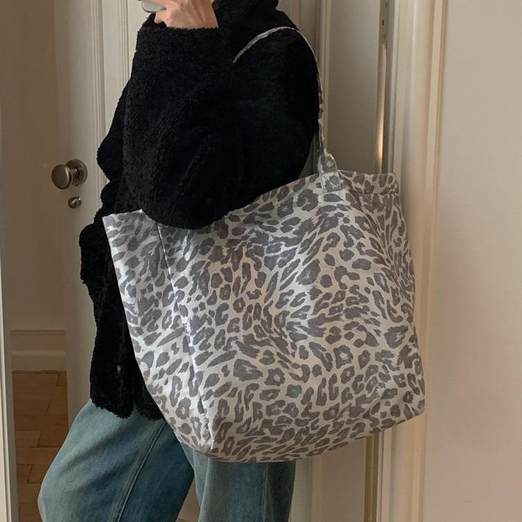 Silver and White Casual Leopard Print Shoulder Bag Women's Canvas Bag New Commuter Versatile Large-capacity Commuter Portable Shopping Bag