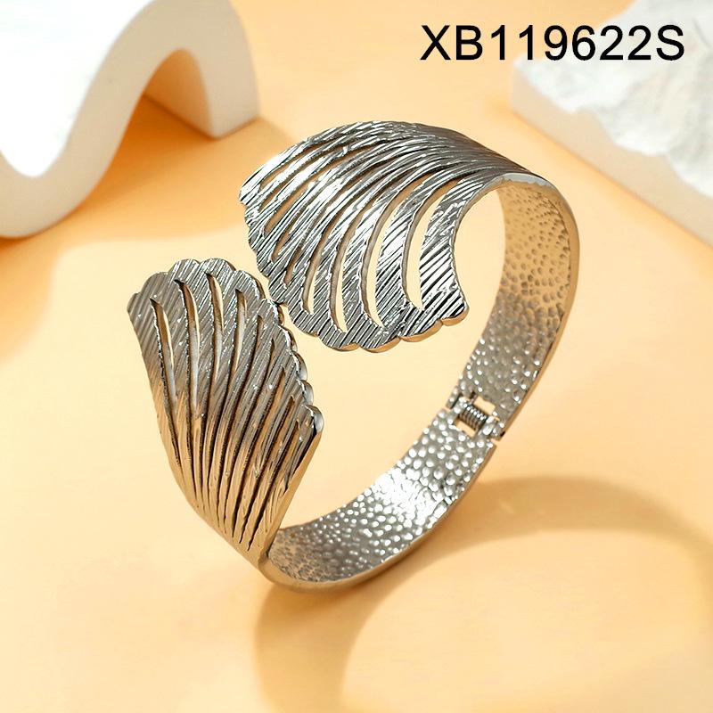 Gold Plated Leaf Cuff Bracelet: European & American Style, Personalized, Fashionable, Versatile Jewelry for Women, Light Luxury, Wide Open Design.
