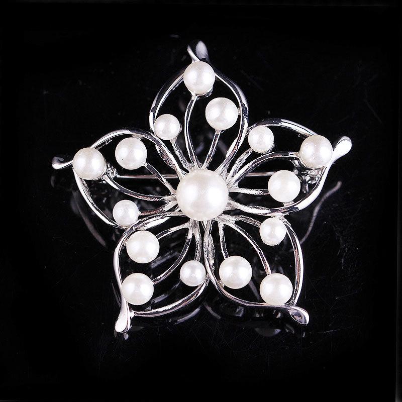 

Pearl Brooch Small Exquisite Pin for Women s Accessory Ethnic Style Hypoallergenic Affordable Luxury Enamel Butterfly Long-Lasting Color BFF Gift