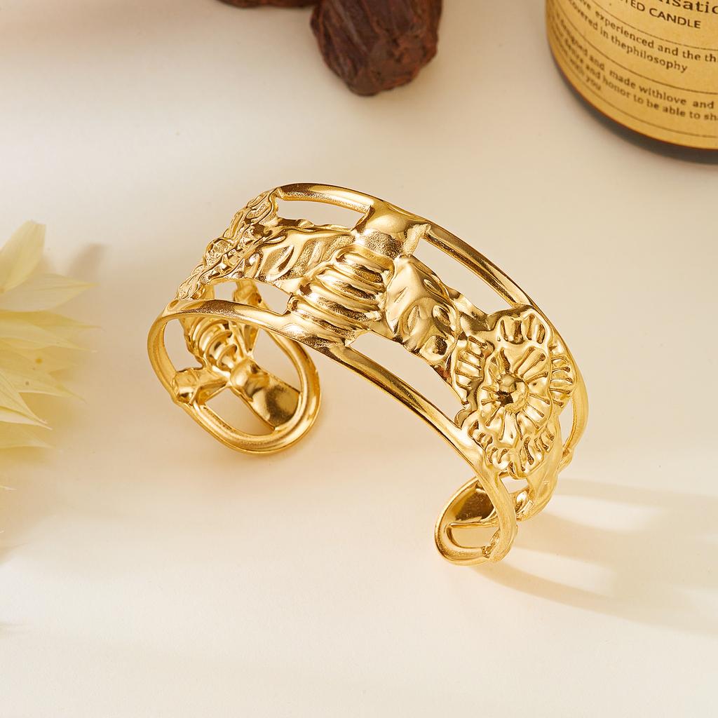 Stainless Steel Vintage Exaggerated Wide Cuff Bangle for Women Gold Color Starfish Shell Geometric Bracelet Beach Party Jewelry