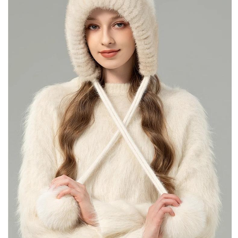 Autumn and winter new fox hairball hat women's warm ear protection Lei Feng hat shows a small face and cold protection thickened plush hat