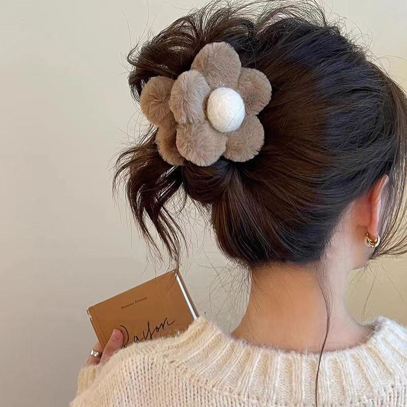 

1Pcs Fashion Flower Plush Hairpin Women s Back Of The Head Hair Clip Shark Clip Lady Headdress Cute Hair Accessories 1pc кофейный