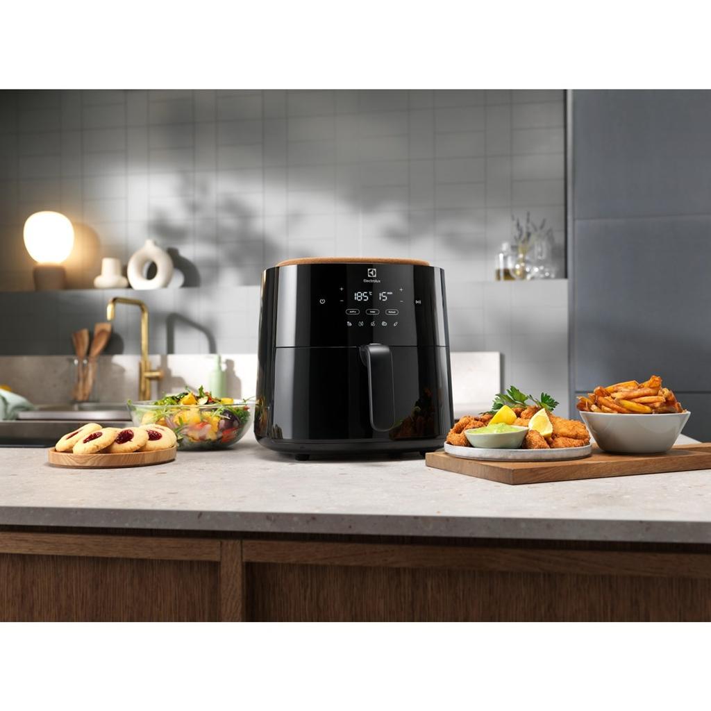 Horkovzdušná fritéza ELECTROLUX EAF5B