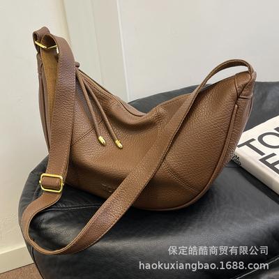 Bag Women's Messenger Bag 2025 New Spring and Summer Large-capacity Niche Design High-end Retro Shoulder Dumpling Bag