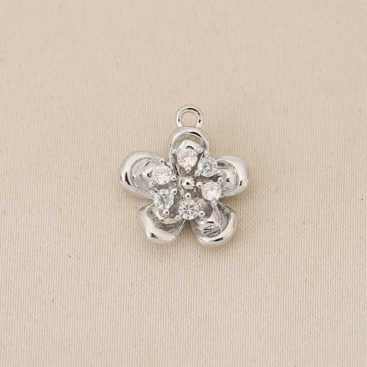 Liangfei Lucky Five-Petal Flower Pendant with Diamond Inlay, 18K Gold-Plated Copper - DIY Jewelry Charm Accessory