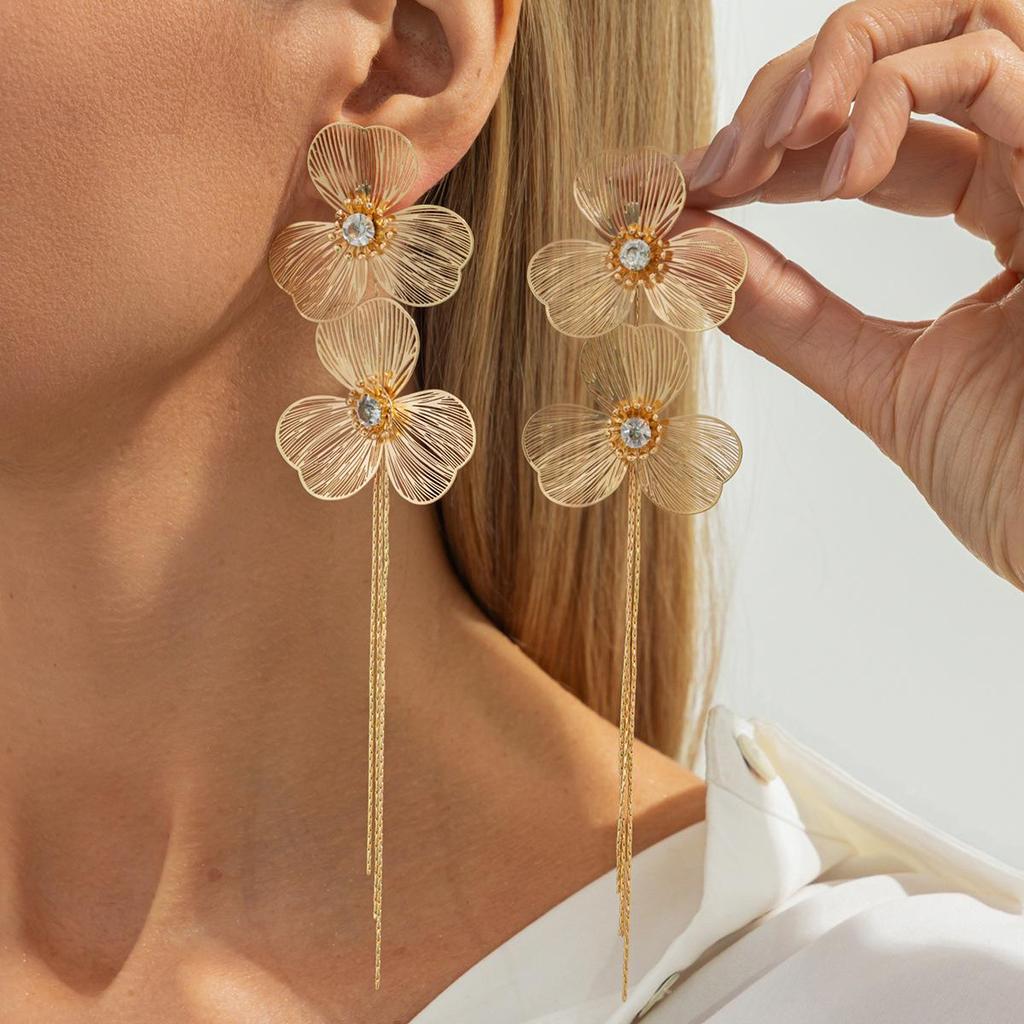Elegant 3D Flower Petal Tassel Stud Earrings - European & American Sweet Style