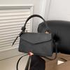 Stylish and simple small bag women's 2025 new shoulder messenger bag small square bag