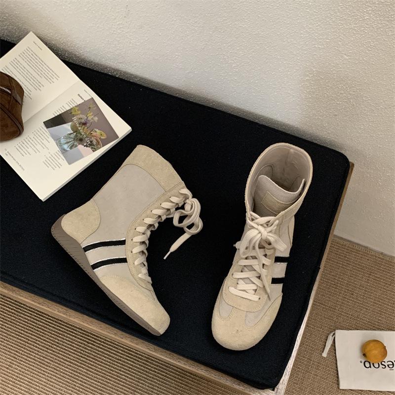 2025 retro boxing boots women's outdoor flat-bottomed medium tube Martin boots casual training shoes autumn handsome strap short boots