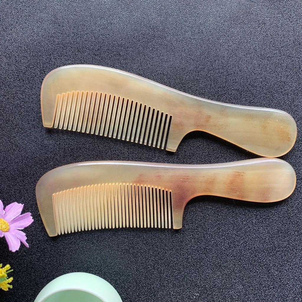 Natural Sheep Horn Comb with Smooth Handle - Medium Size