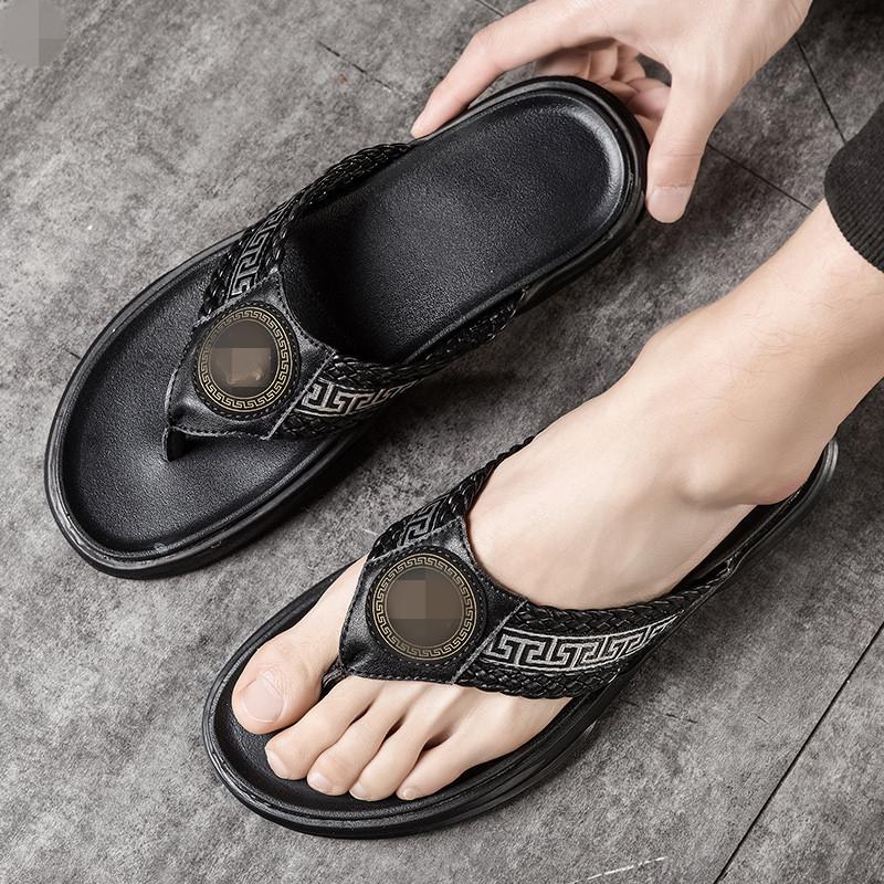 

2025 new flip-flops men s outdoor fashion trend casual beach cool slippers simple casual 44